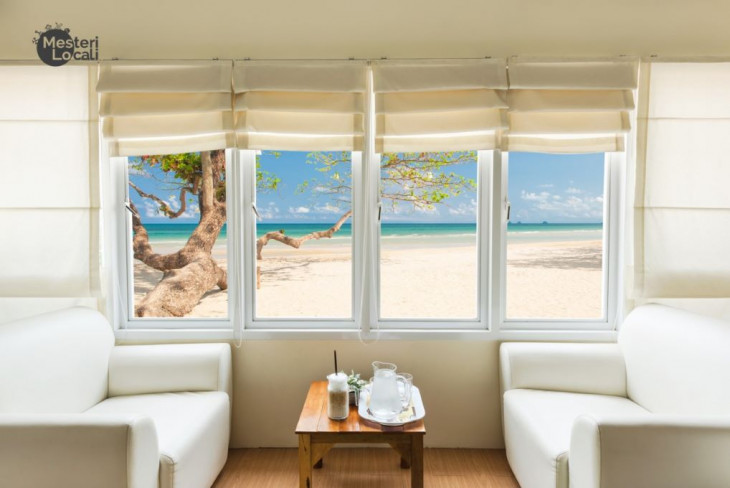 Canapea alba plaja camera de vara Canapea alba plaja camera de vara