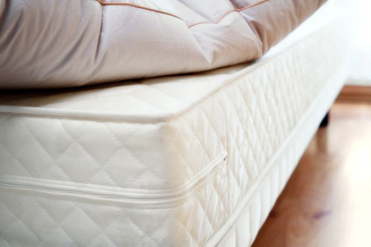 saltea simpla fara topper fermoar culoare alba