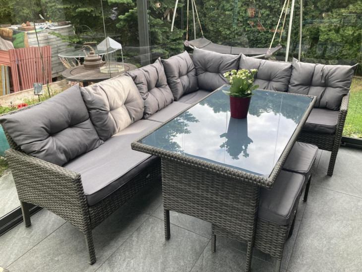 masa si coltar exterior leagan