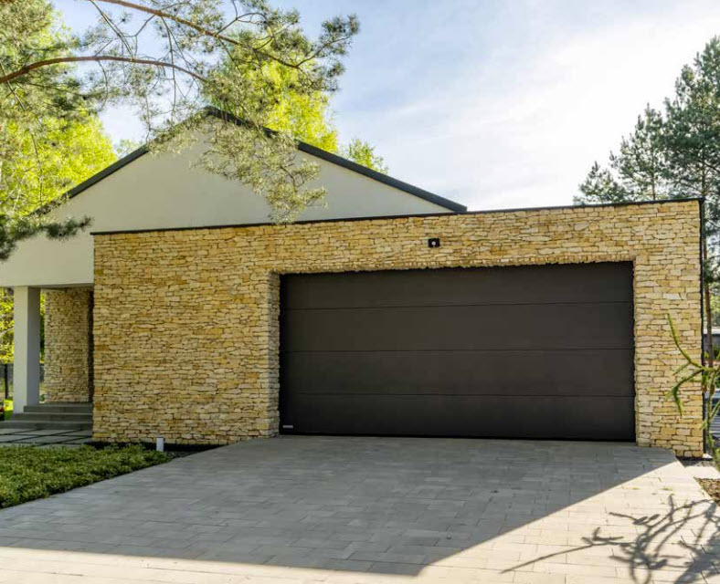Cum alegi usa de garaj perfecta