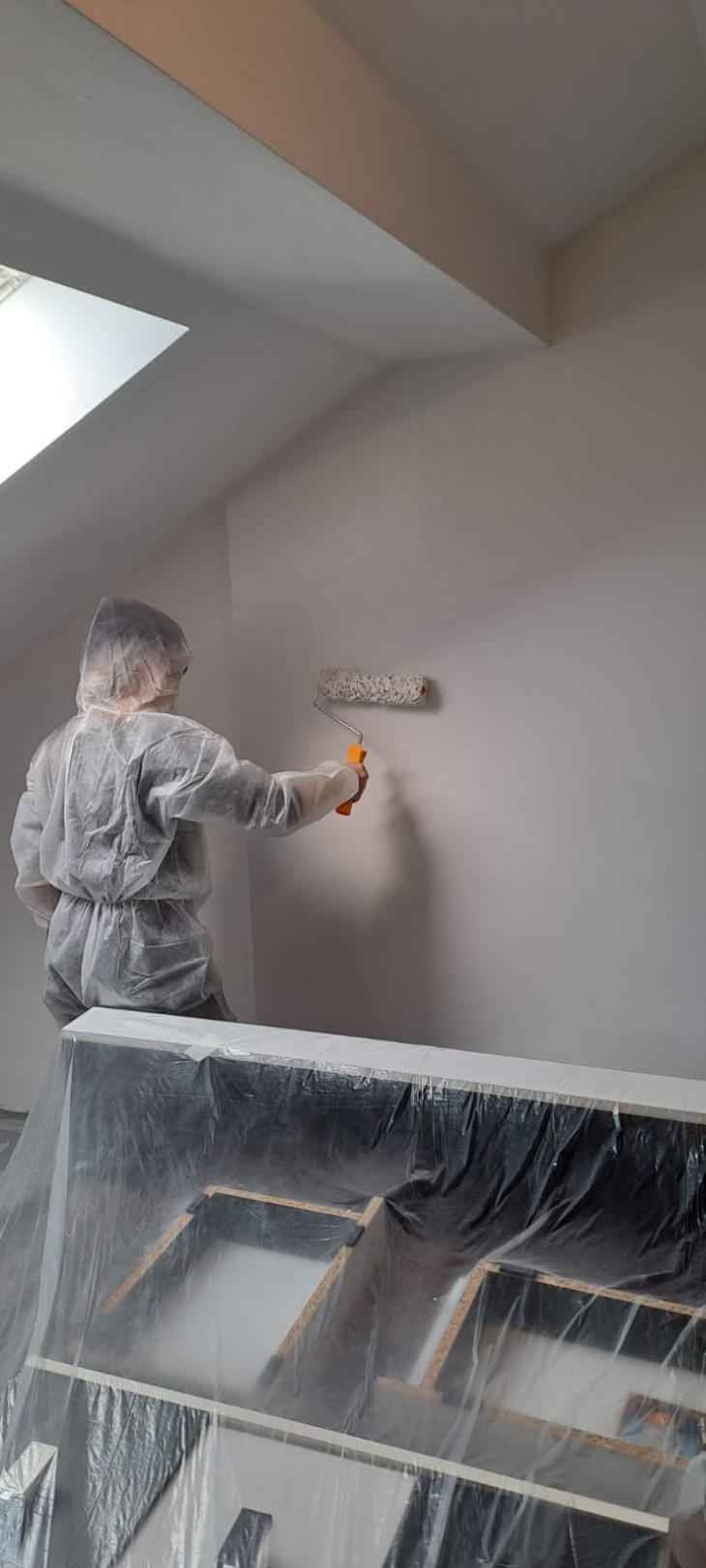 Zugravire Apartament 3 camere, mansarda, b-dul Garii, Brasov