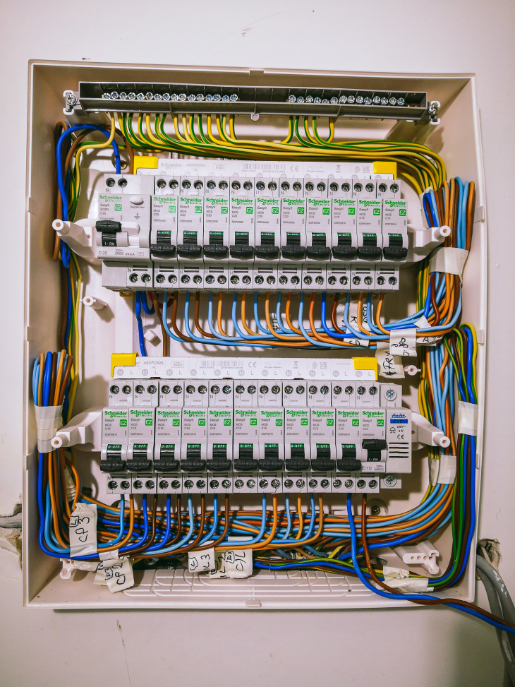 Instalatie electrica Ap 4 camere Piata Alba Iulia