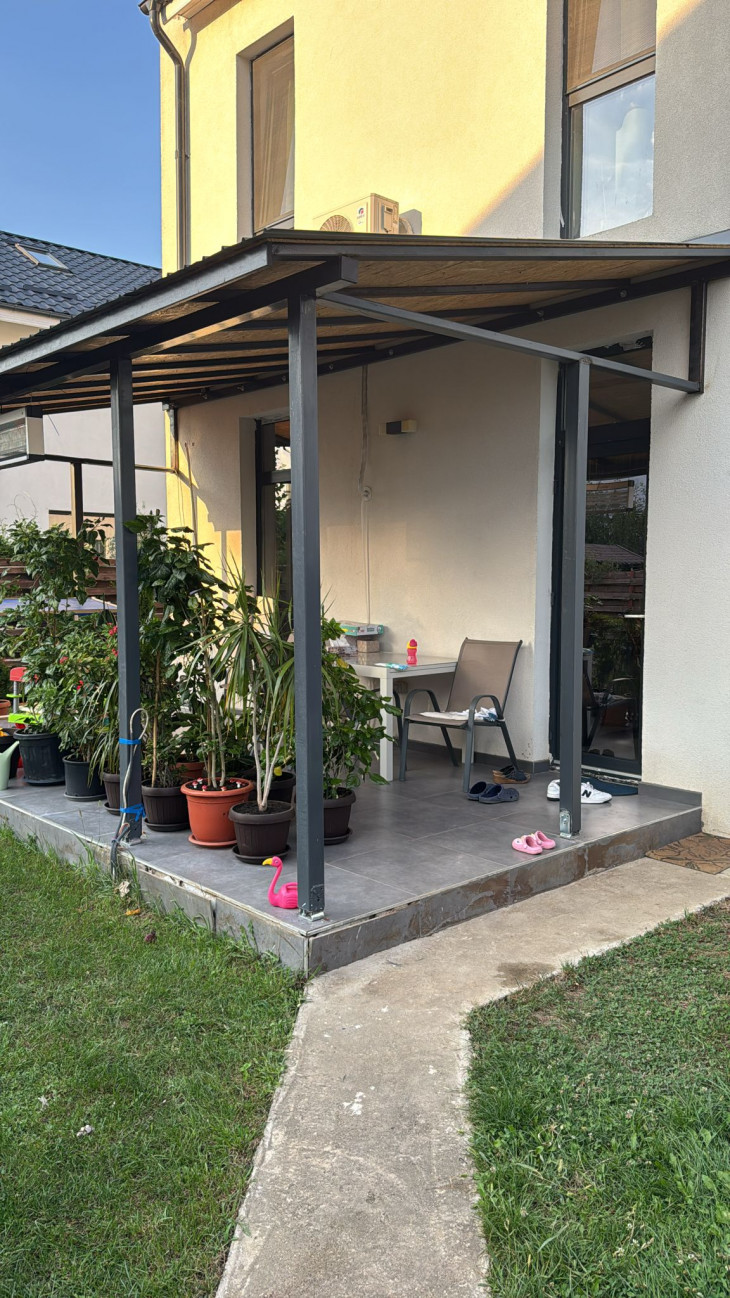 Terasă acoperită fără pereți