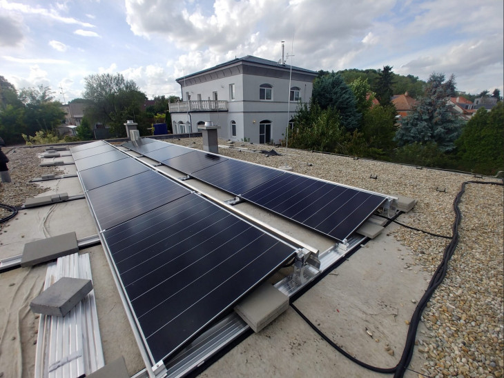 Panouri solare montaj sistem