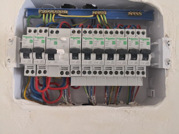 Instalații electrice