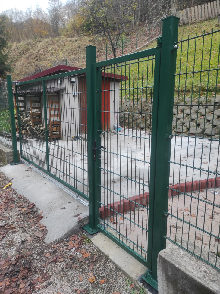 Gard Panou dublu fir + poarta acces auto + poarta pietonala