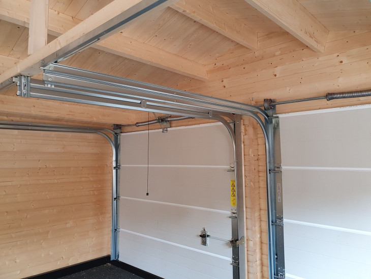 Usi de garaj, montaj