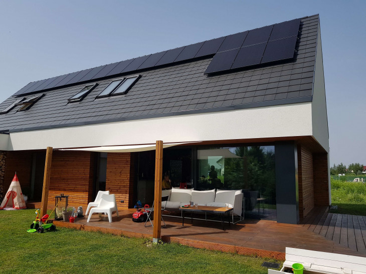 Sistem panouri fotovoltaice cu acumulare